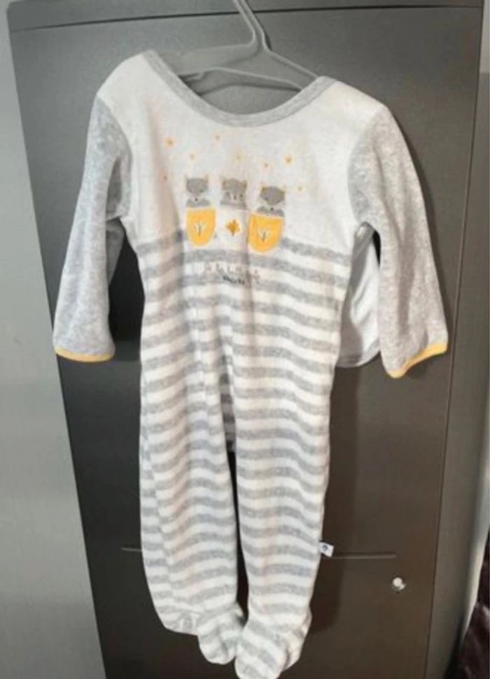 2 pyjamas - photo numéro 2