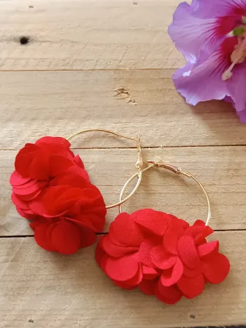 Boucles d'oreilles créoles fleurs rouges