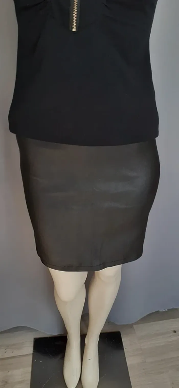 Jolie jupe noire chic - photo numéro 4