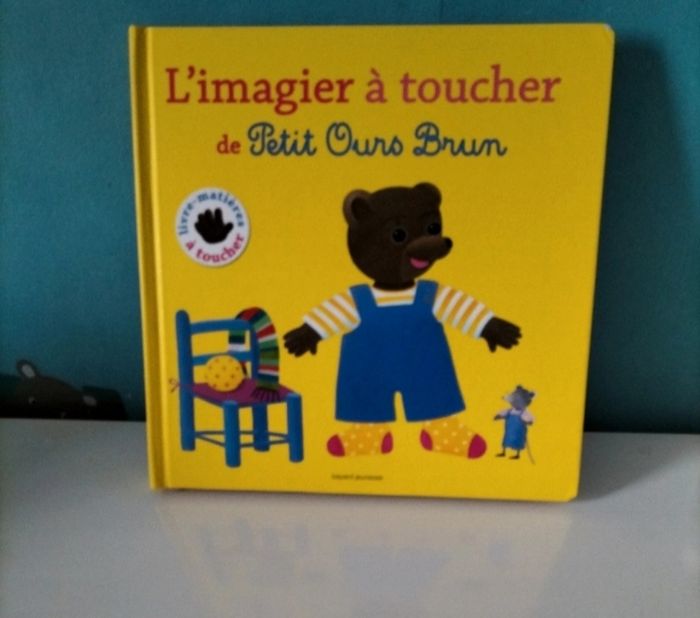 Imagier a toucher de petit ours brun