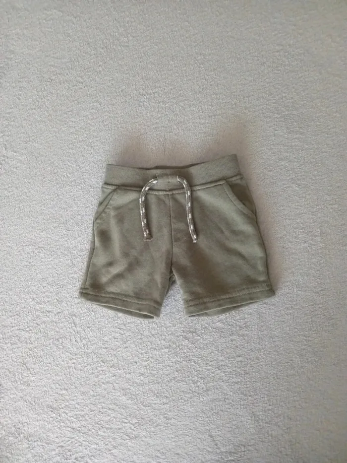 Short 6-9 mois