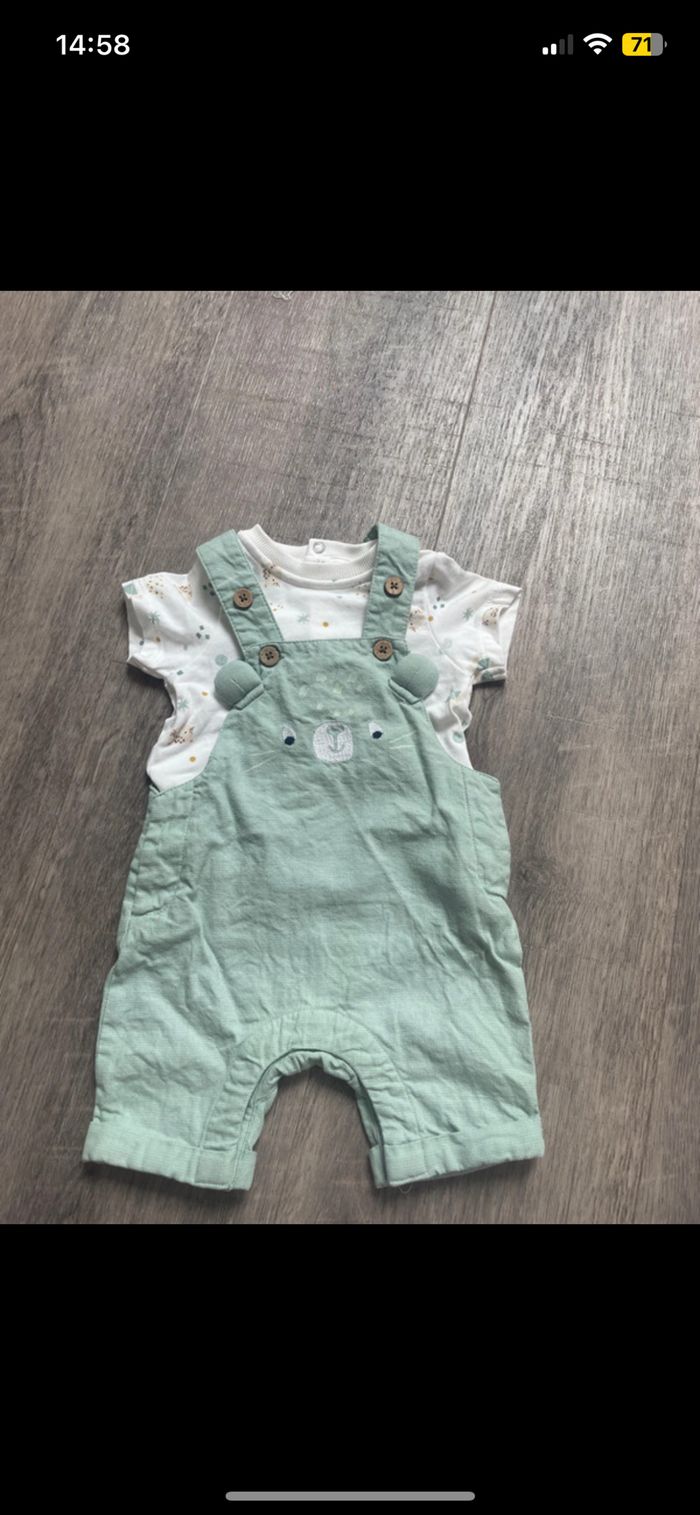 Ensemble  salopette / t shirt