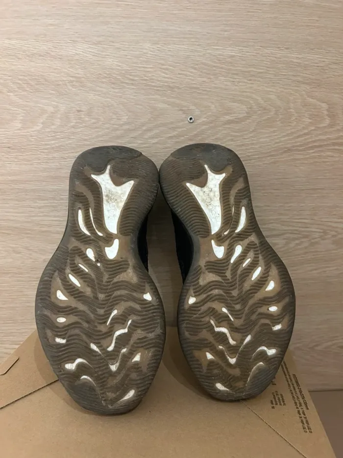Yeezy Boost 40 2/3 comme neuve - photo numéro 6