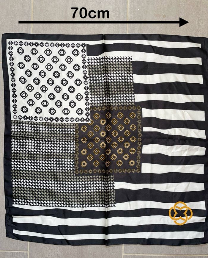Foulard Carré de soie - photo numéro 3