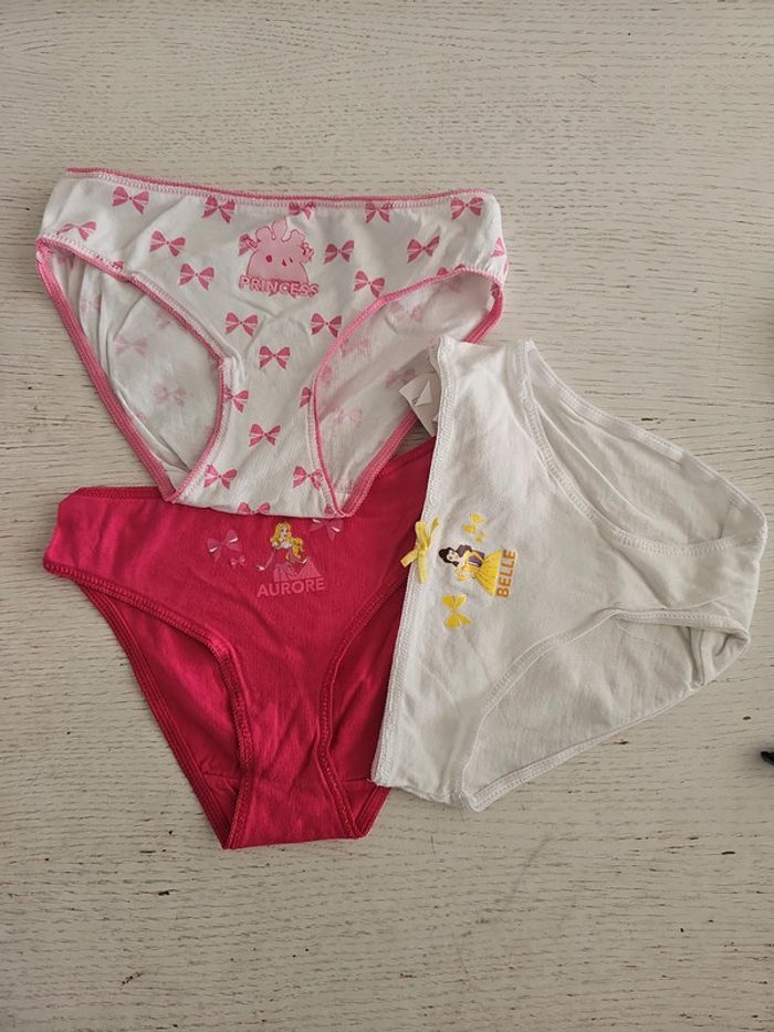 Culottés neuves 4/5 ans princesses
