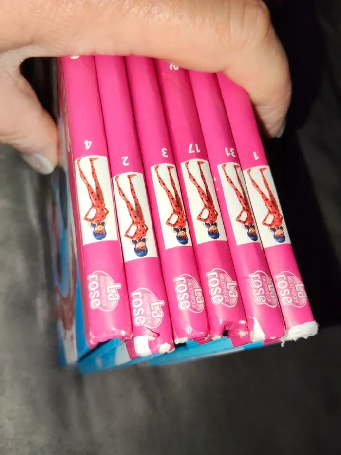 Lot livres Miraculous - photo numéro 3