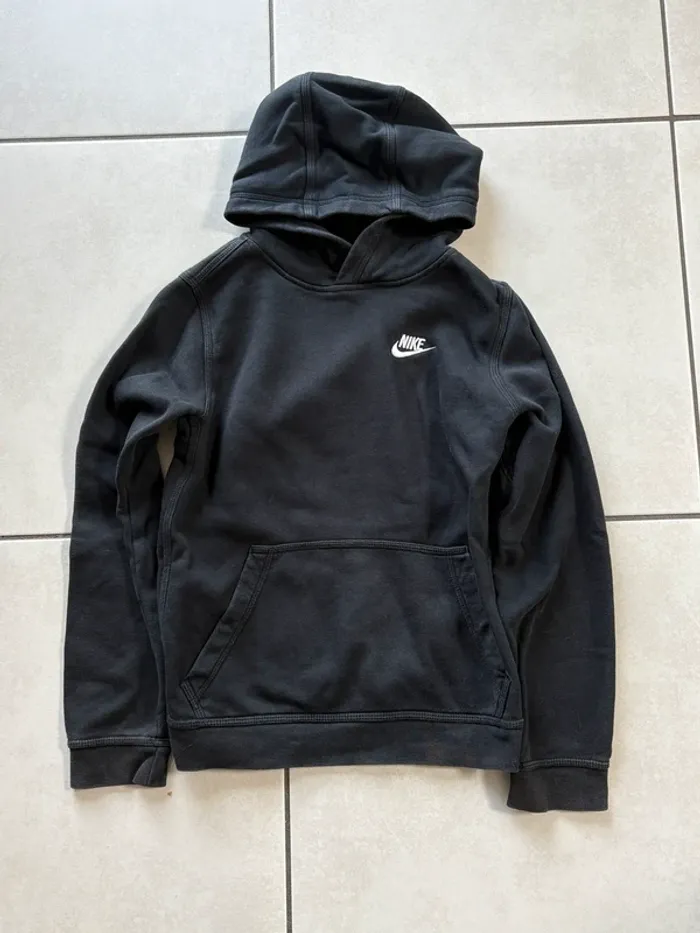 Pull Nike enfant T.147/158 TB etat