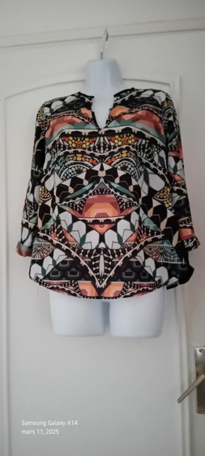 Haut col V aspect soie motif ethnique femme 38/40 vlcs dolce