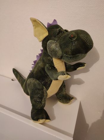 Peluche dinosaure