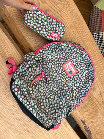 Sac à dos cartable superdry rentrée des classes Liberty à fleurs ensemble avec trousse
