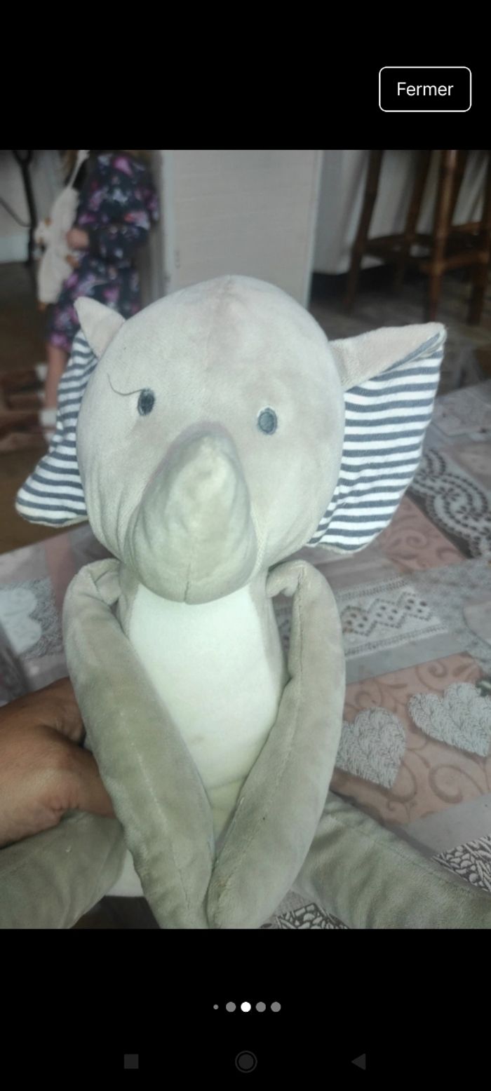 Petite peluche éléphant j40