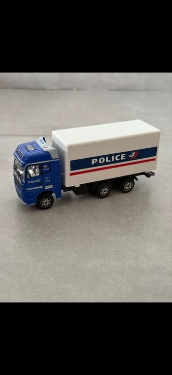 Camion de police
