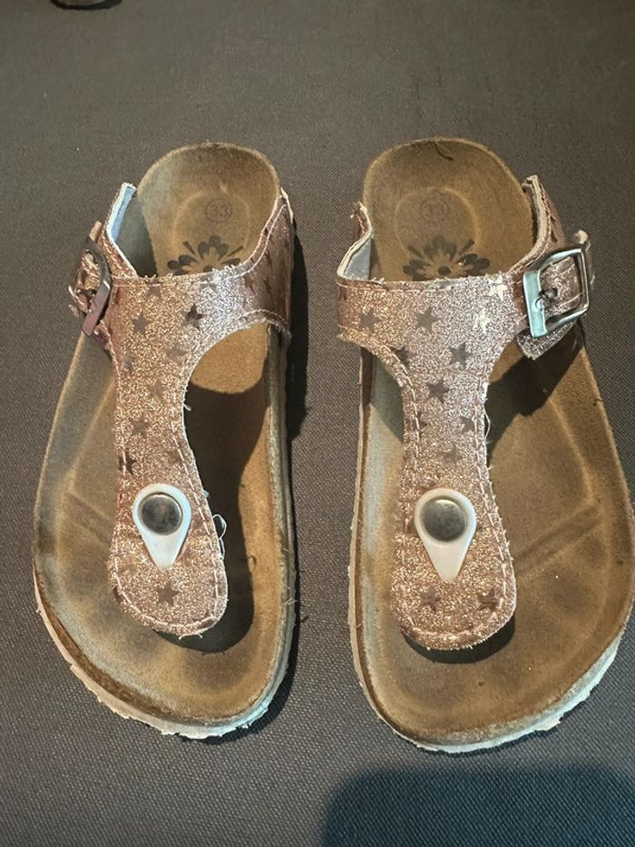 Sandales à brides rose doré T33