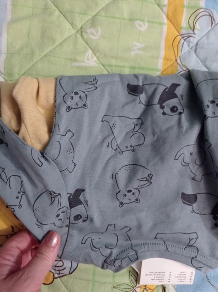 3 tee shirt ml c et a  12 18 mois - photo numéro 2