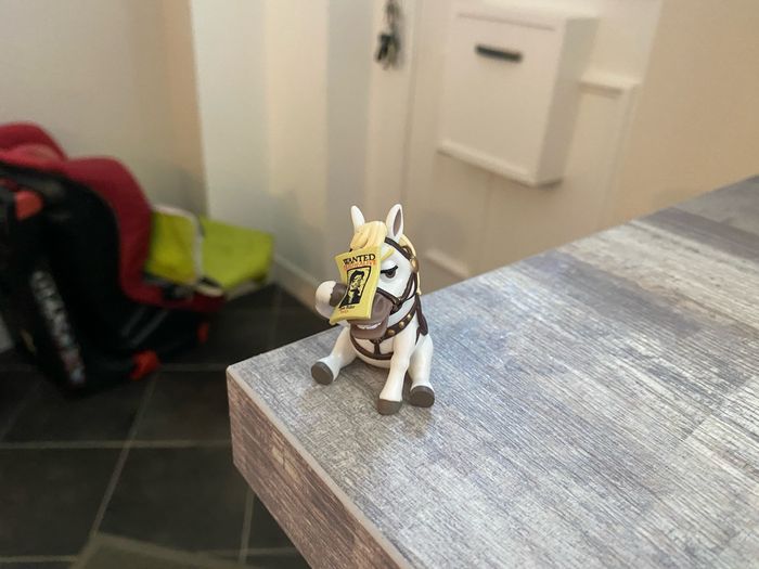 Figurine cheval maximus raiponce disney