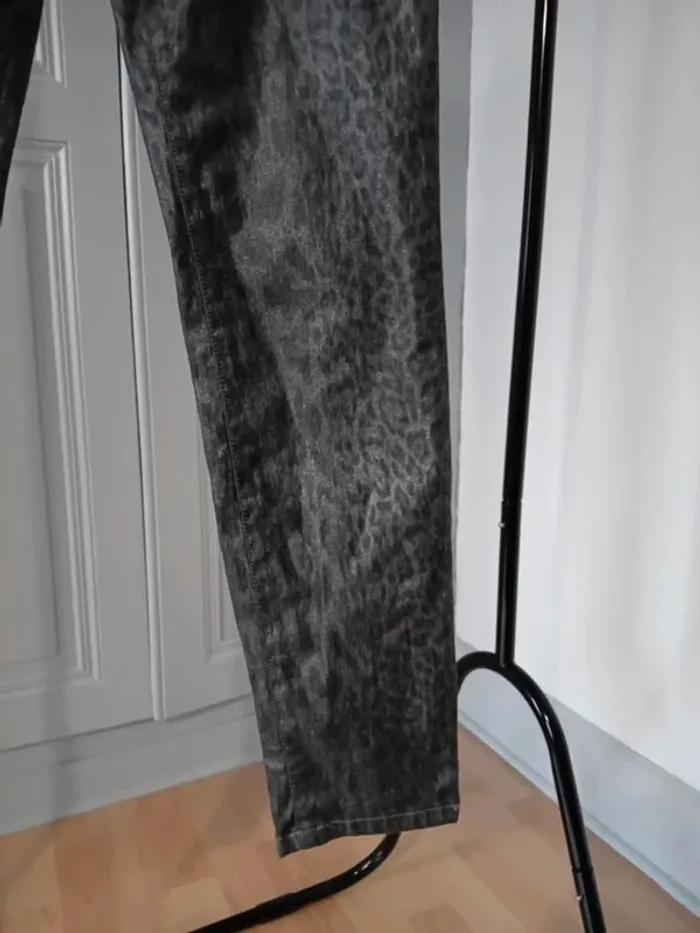 Jean à motifs léopard 🐆 Zapa Paris - 40 - photo numéro 6