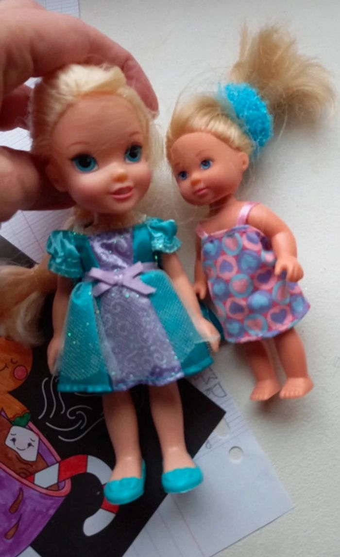 2 jolies petites poupées - photo numéro 2