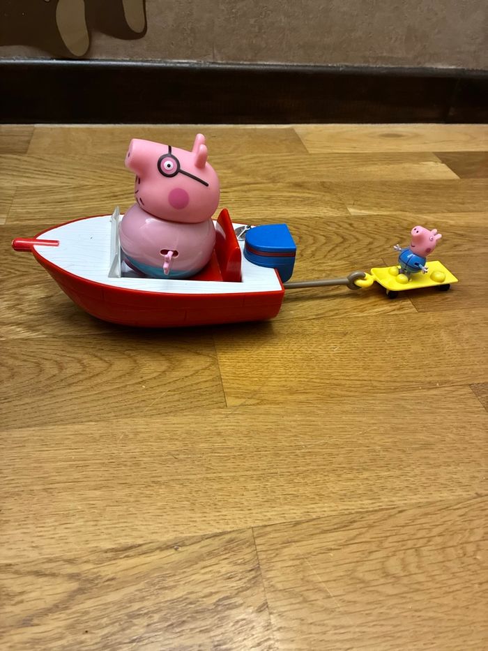 Peppa piG speed boat hors bord - photo numéro 1
