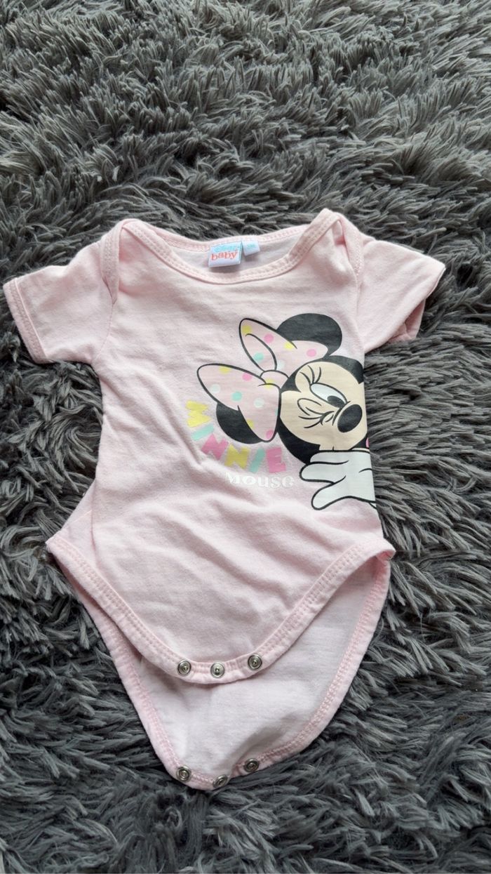 Plan de vêtements bébé - photo numéro 4