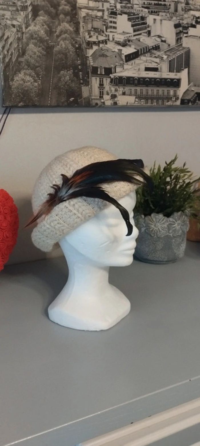 Chapeau vintage orné de plumes - photo numéro 2
