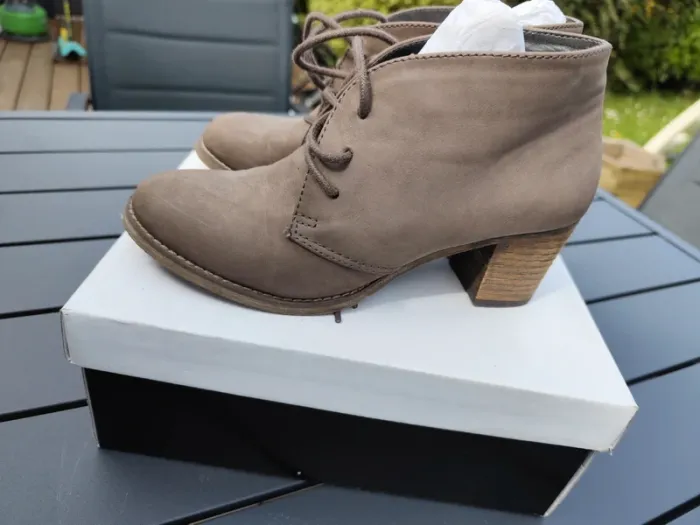 🥿 Bottines à talons en suédine kaki – T.37 - photo numéro 2