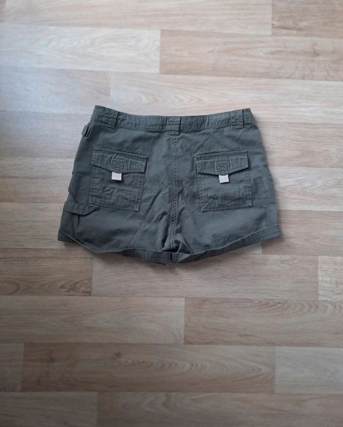 Short kaki 16 ans /XS - photo numéro 2