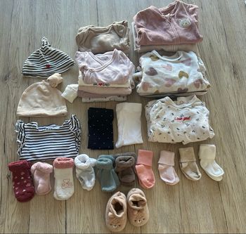 Lot vêtements fille 1 mois