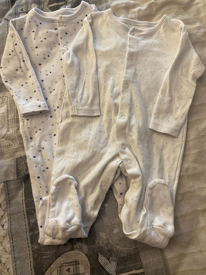 4 pyjama mixte TBE taille 6 mois - photo numéro 2