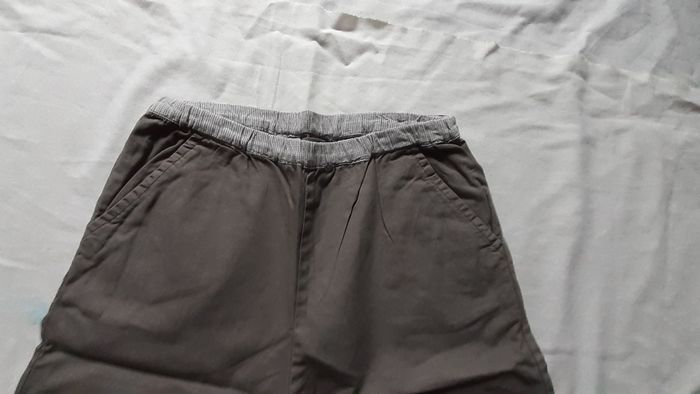 Pantacourt marron clair avec poches plaquées au dos - photo numéro 4