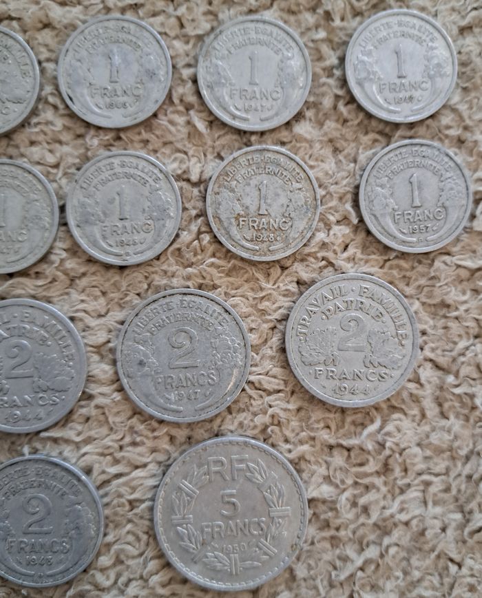 Lot de 16 anciennes pièces de monnaie en alu de 1942 à 1957 - photo numéro 3