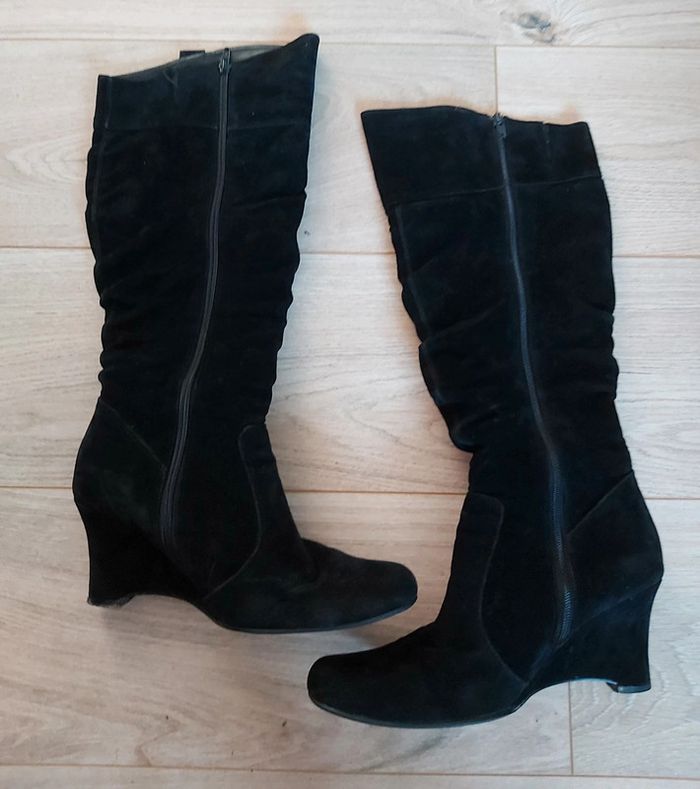 Bottes compensées noires en daim taille 39 (78) - photo numéro 2