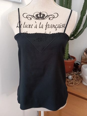 Caraco noir vintage léger brodé à l'avant décolleté festonné taille 38