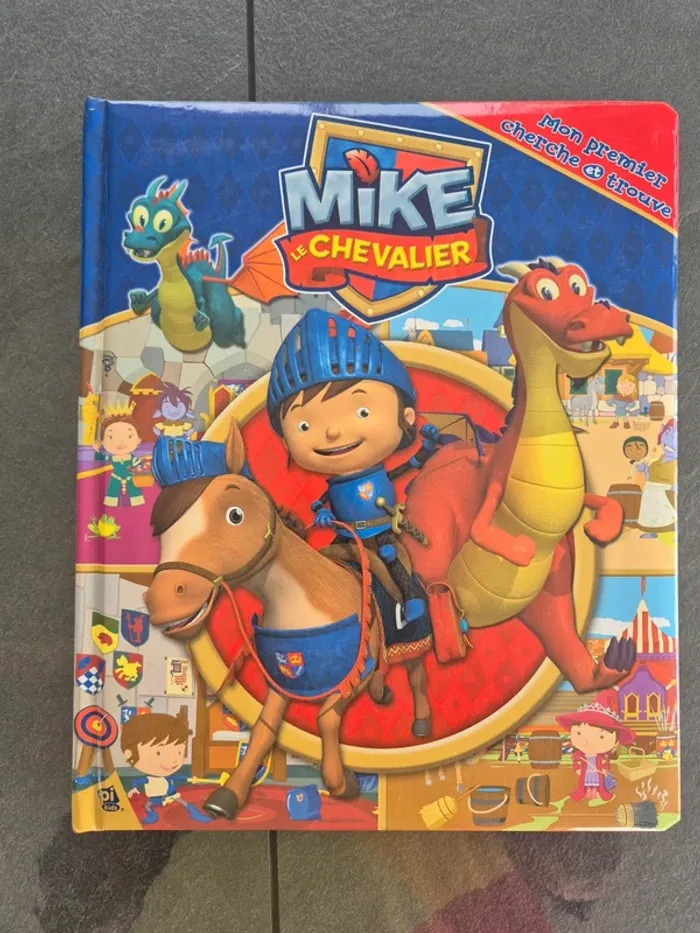 Livre Mike Le Chevalier - Mon Premier Cherche Et Trouve