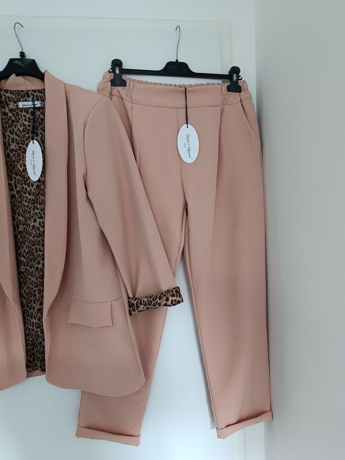 Ensemble femme neuf avec étiquette (140€ - photo numéro 3