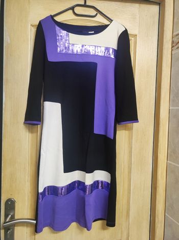 Robe 36/38 noire/mauve à sequins Neuve sans étiquette