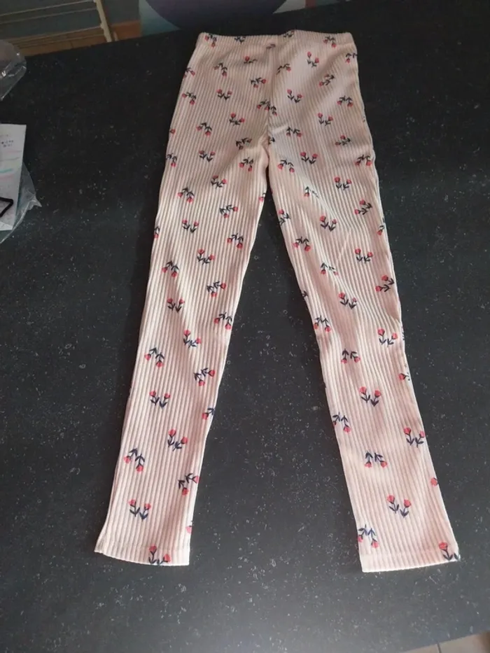 Legging fleurie côtelé 10 ans tao comme neuf - photo numéro 5