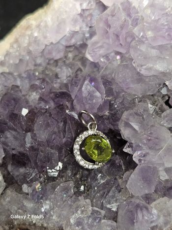 Petit pendentif en péridot 🤩