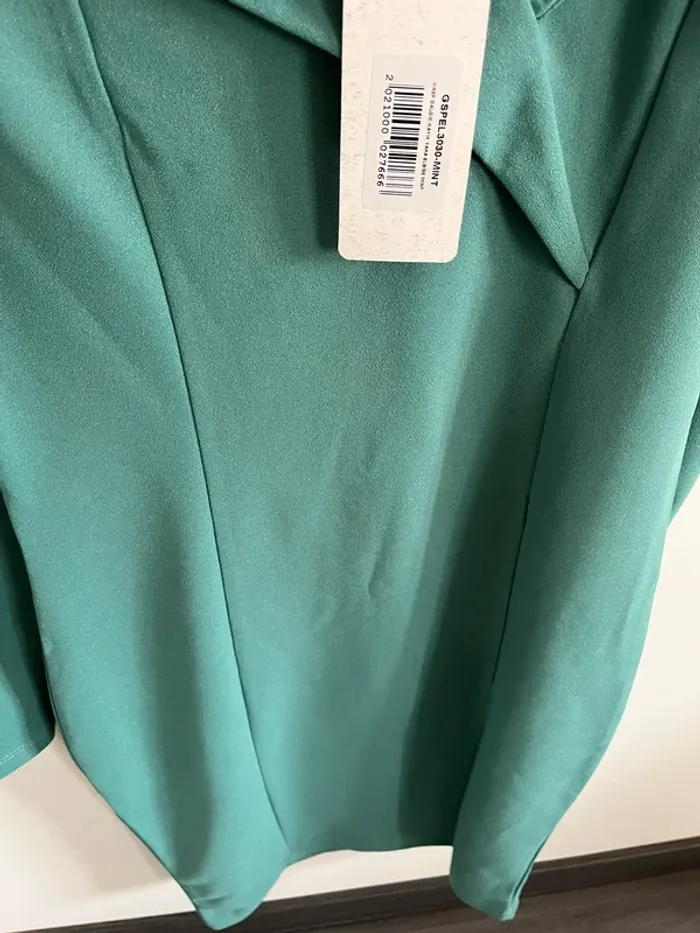 Robe soirée verte sexy épaules dénudées - photo numéro 4