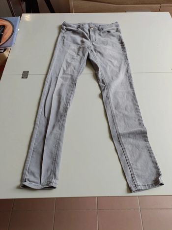 Jean gris taille 40 squitos