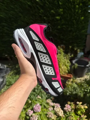 Nike Air Max Sunder Rose / Pink Taille 42 / USW 10 / US 8,5 /UK 7,5