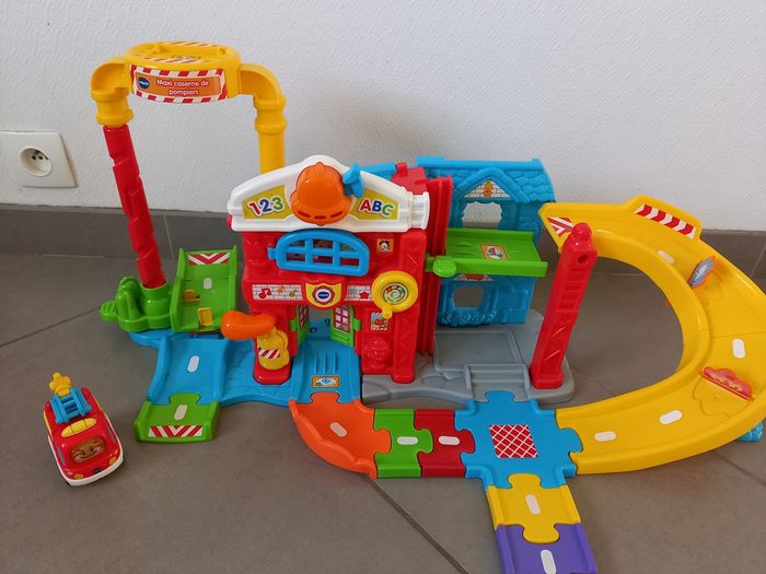 Caserne pompier tut tut bolide