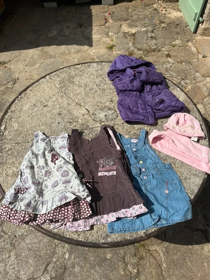 Lot vêtements fille 24 mois - photo numéro 2