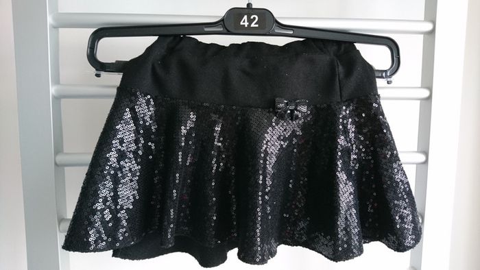 petite jupe courte noir avec sequins brillants 8 ans lora daly