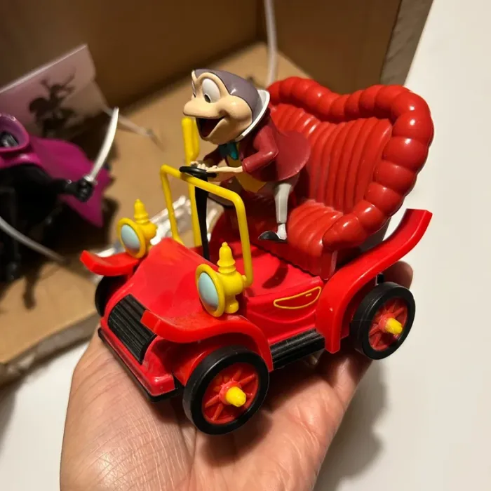 Figurine disney 100 ans mr toad et cavalier sans tête - photo numéro 13