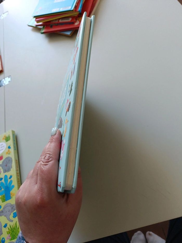 Livre p'tit loup cherche et trouve vive les vacances Auzou éveil - photo numéro 4