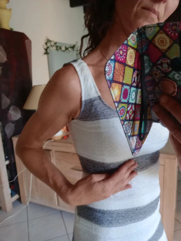 Robe moulante 36 noire et grise dentelé c68 - photo numéro 5