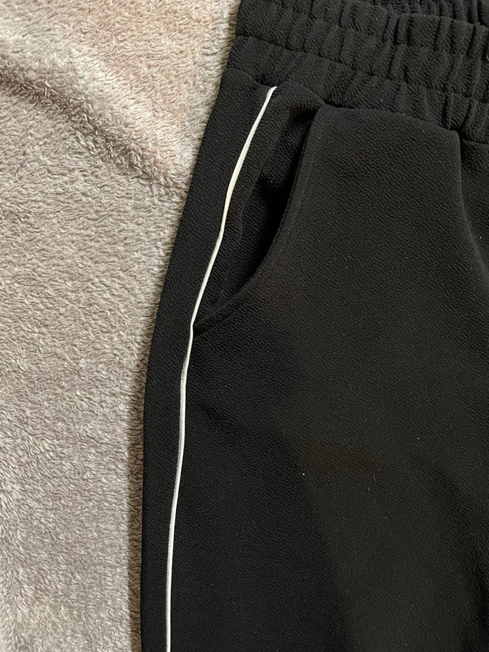 Jogging Femme Jennyfer Taille M – Noir avec Bande Blanche - photo numéro 5