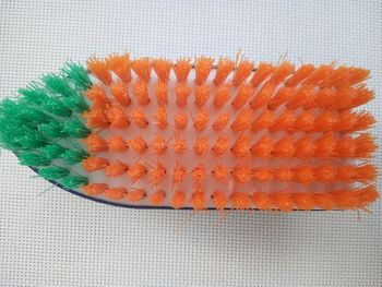 brosse orange et vert * prix 1e * kiki60230