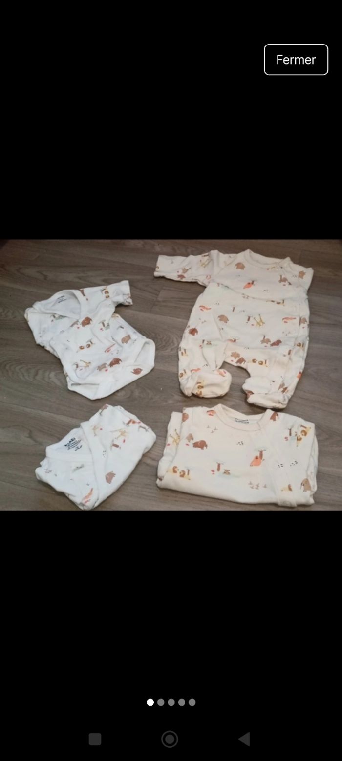 Lots pyjamas bodies