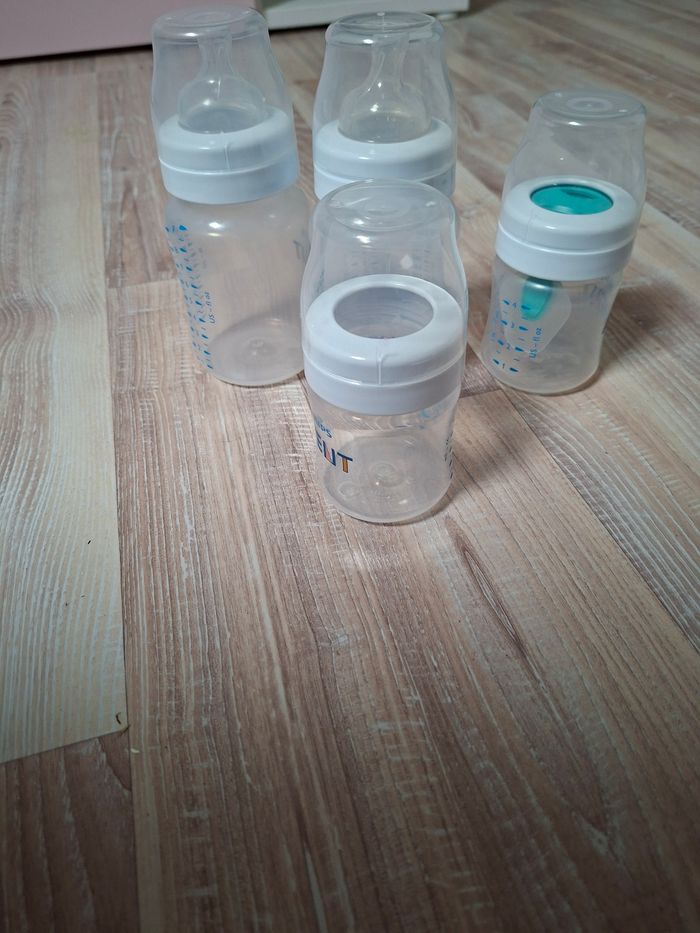 Lot de 4 biberons Philips Avent